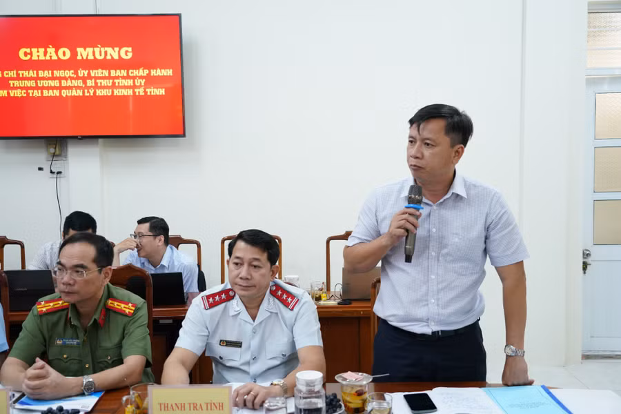 7-bi-thu-dang-uy-xa-binh-khe-nguyen-van-khanh-phat-bieu.jpg