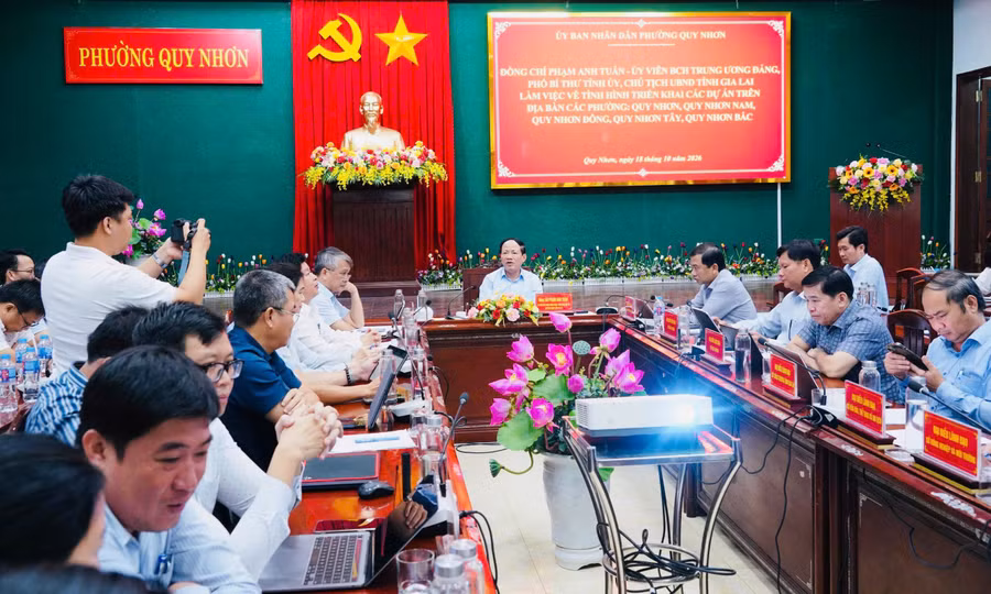 quang-canh-buoi-lam-viec.jpg