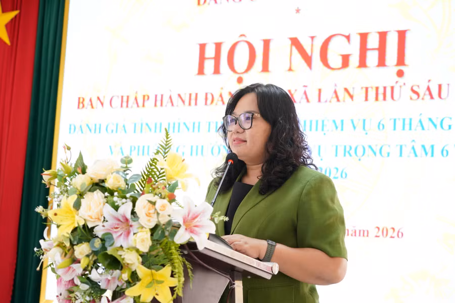 dong-chi-le-thi-vinh-huong.jpg