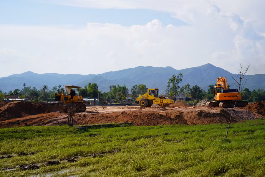 thi-cong-mot-khu-tai-dinh-cu-phuc-vu-di-doi-dan-bi-anh-huong-boi-tuyen-cao-toc-quy-nhon-pleiku.jpg