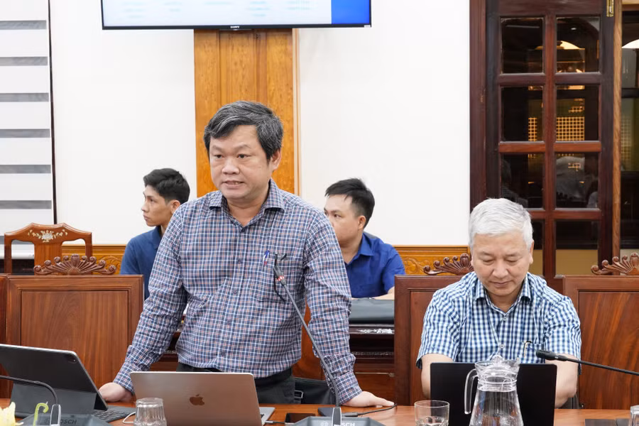2-giam-doc-so-khcn-tran-kim-kha-trinh-bay-tai-hoi-nghi.jpg