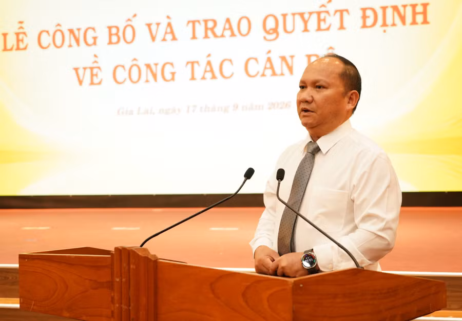 dong-chi-rah-lan-chung-pho-bi-thu-thuong-truc-tinh-uy-chu-tich-hdnd-tinh-phat-bieu-giao-nhiem-vu.jpg