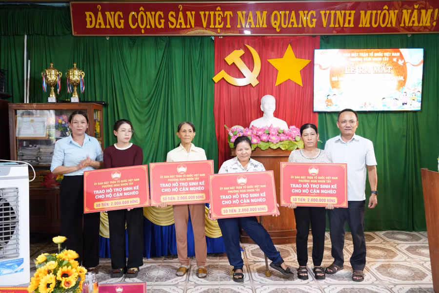 phuong-hoai-nhon-tay-ra-mat-mo-hinh-khu-dan-cu-doan-ket-an-toan-am-no-hanh-phuc.jpg