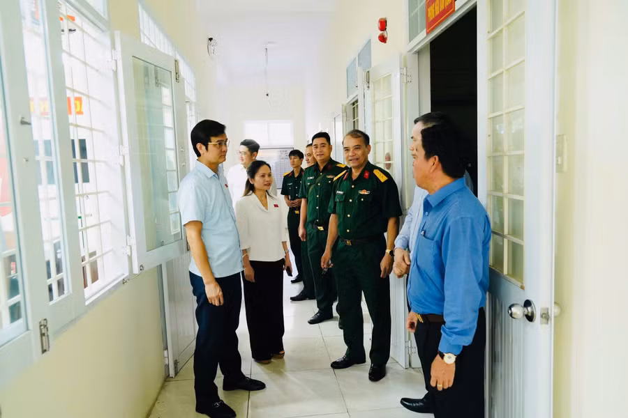 doan-giam-sat-khao-sat-thuc-te-tai-tru-so-ban-chi-huy-quan-su-phuong-quy-nhon.jpg