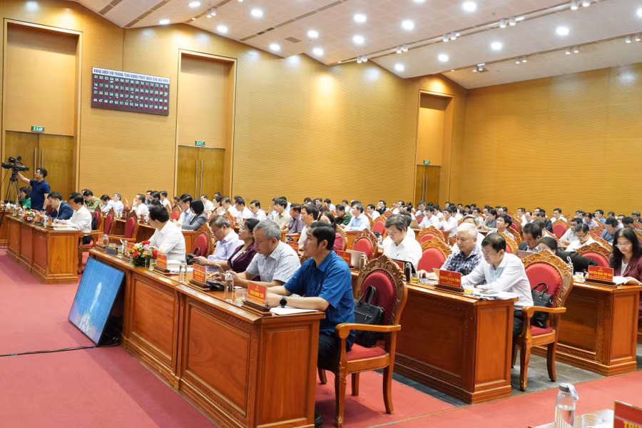a2-cac-dai-bieu-tham-du-hoi-nghi.jpg