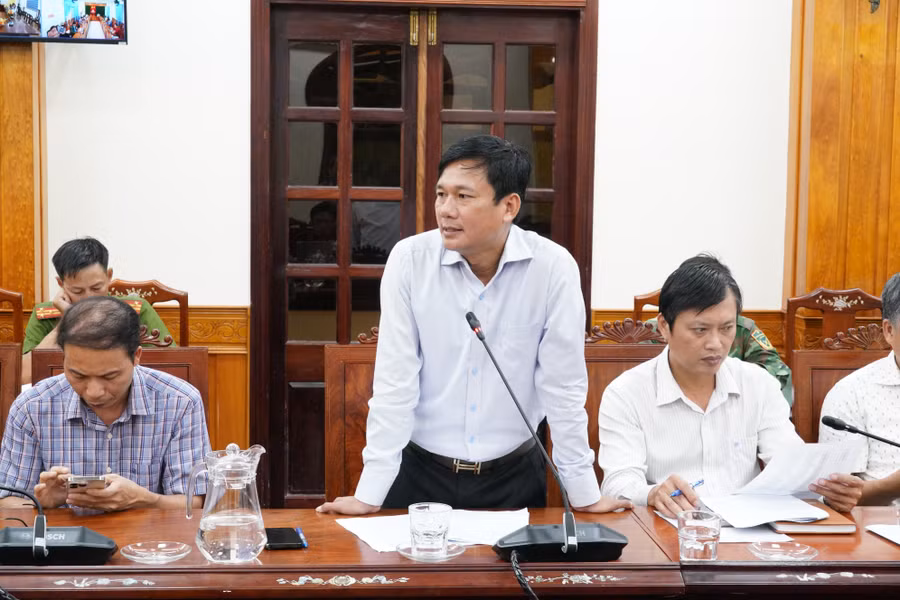 a3-dai-dien-lanh-dao-so-nong-nghiep-va-moi-truong-bao-cao-tinh-hinh-mua-lu-tai-cuoc-hop-anh-nh.jpg