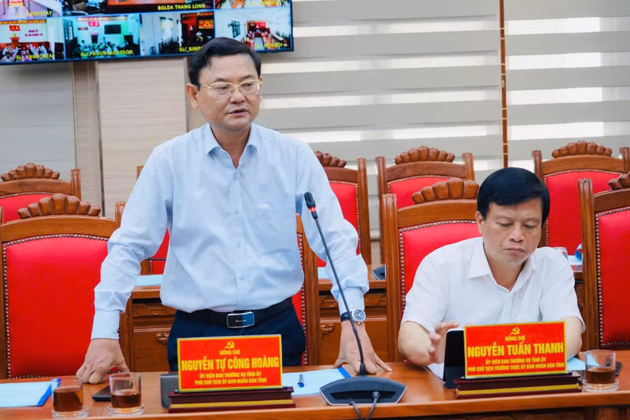 3-pct-ubnd-tinh-nguyen-tu-cong-hoang-phat-bieu.jpg