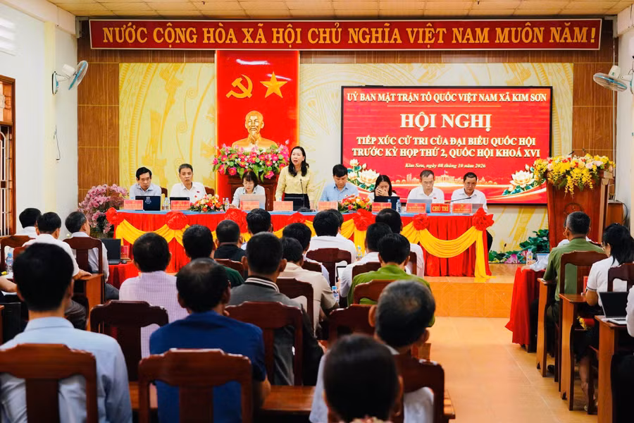 doan-dai-bieu-quoc-hoi-tinh-gia-lai-tiep-xuc-cu-tri-2-xa-kim-son-va-phu-my-tay.jpg
