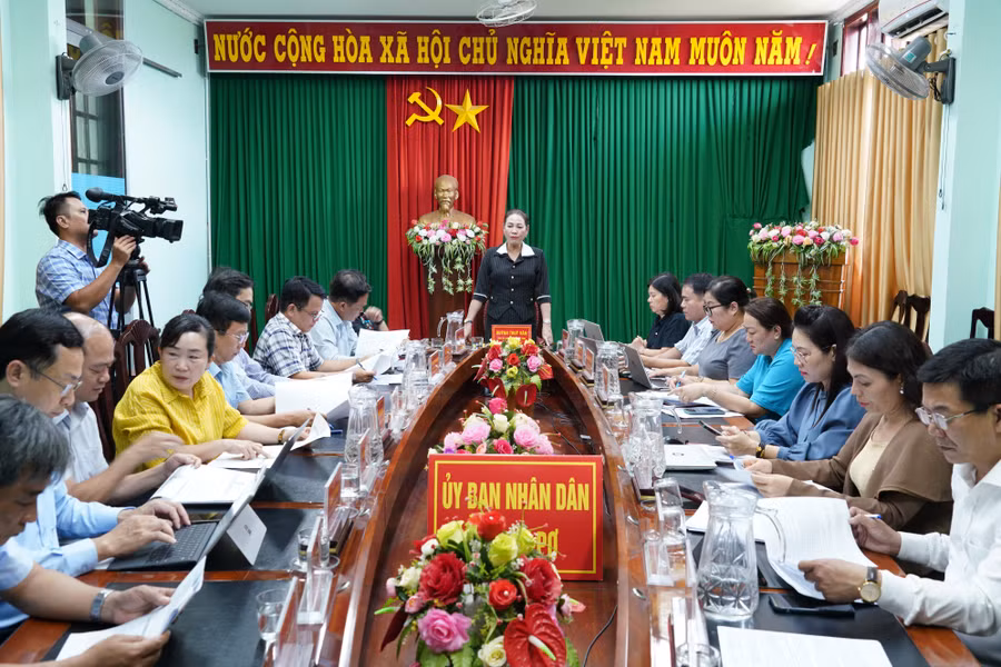 to-giam-sat-cua-thuong-truc-hdnd-tinh-do-pho-chu-tich-hdnd-tinh-huynh-thuy-van-lam-to-truong-lam-viec-voi-ubnd-xa-dak-po.jpg