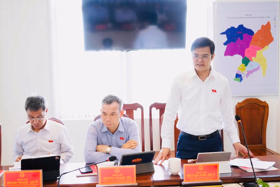 dong-chi-bui-quang-huy-uy-vien-ban-chap-hang-trung-uong-dang.jpg