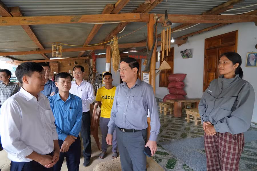chu-tich-ubnd-tinh-pham-anh-tuan-khao-sat-du-lich-cong-dong-tai-1-ho-gia-dinh.jpg