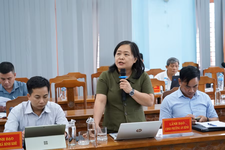 lanh-dao-ubnd-xa-an-binh-bao-cao-ket-qua-cong-tac-gpmb.jpg