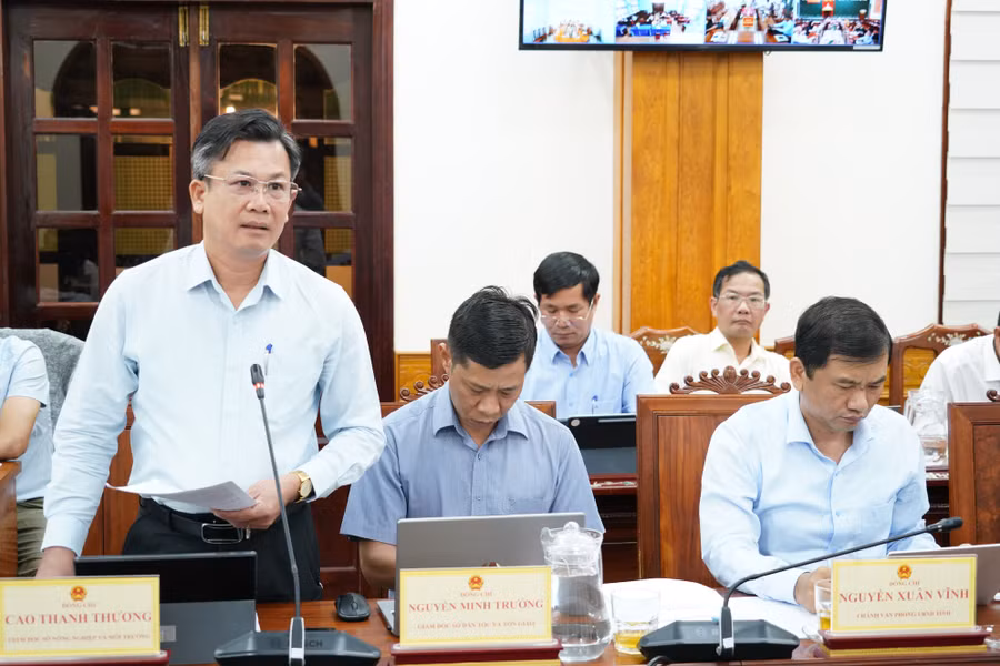 Giám đốc Sở Nông nghiệp và Môi trường Cao Thanh Thương báo cáo các giải pháp thúc đẩy tăng trưởng ngành Nông nghiệp trong thời gian đến. Ảnh: N.H