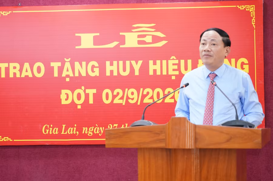 dong-chi-pham-anh-tuan-uy-vien-ban-chap-hanh-trung-uong-dang-pho-bi-thu-tinh-uy-chu-tich-ubnd-tinh-phat-bieu.jpg