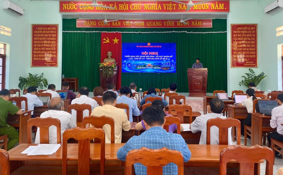 xa-de-gi-trien-khai-xay-dung-mo-hinh-xa-hat-nhan-so-va-cho-so-40.jpg