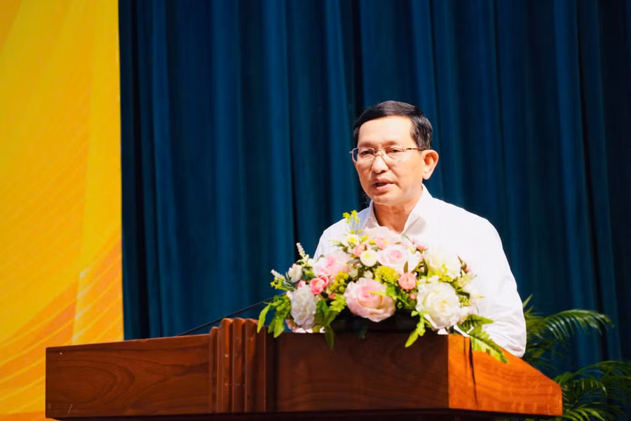 dong-chi-mai-viet-trung-uy-vien-ban-thuong-vu-tinh-uy-truong-ban-to-chuc-tinh-uy.jpg