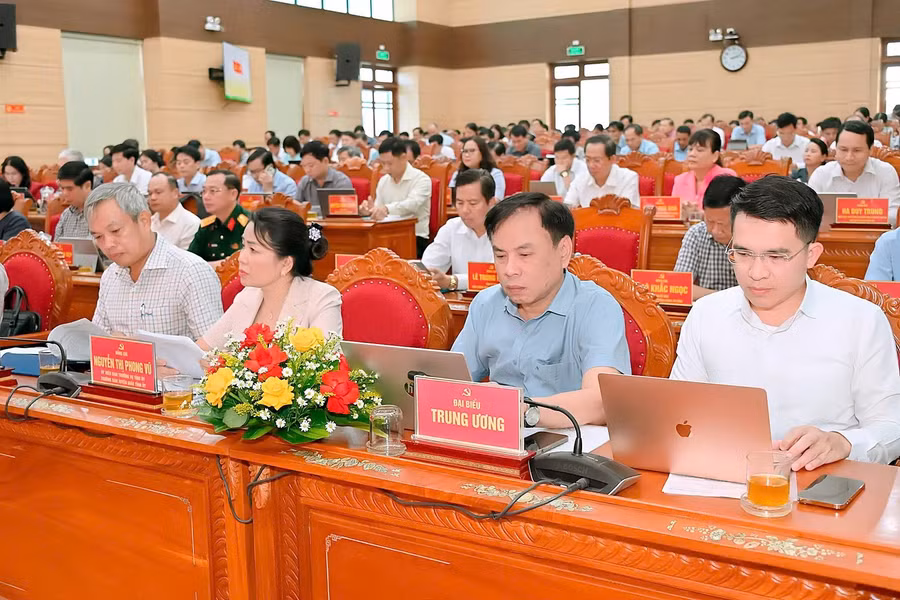 Các đại biểu Trung ương tham dự hội nghị. Ảnh: Đức Thụy
