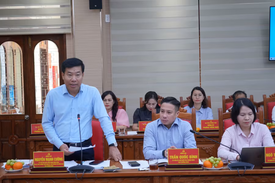 6-dong-chi-nguyen-manh-cuong-phat-bieu-y-kien.jpg