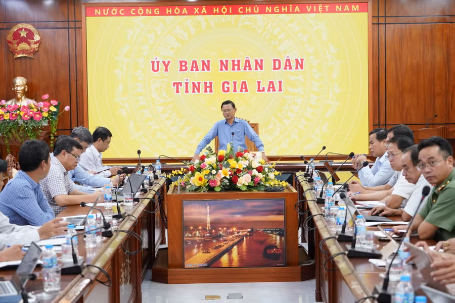 quang-canh-buoi-lam-viec.jpg