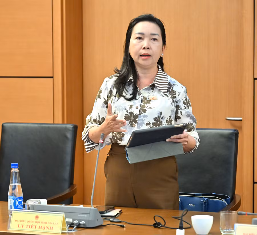 3pho-truong-doan-dbqh-tinh-ly-tiet-hanh-de-nghi-can-xem-xet-cac-san-pham-dong-vat-thuc-vat-duoc-nuoi-trong-nhan-giong-ma-nguon-goc-truoc-do-tu-rung-la-lam-san-hay-san-pham-khai-thac-co-nguon-goc-tu-rung-anh-van-phong-doa.jpg