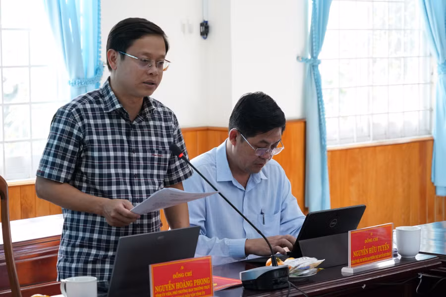 pho-truong-ban-thuong-truc-ban-tuyen-giao-va-dan-van-tinh-uy-nguyen-hoang-phong-phat-bieu-3102.jpg