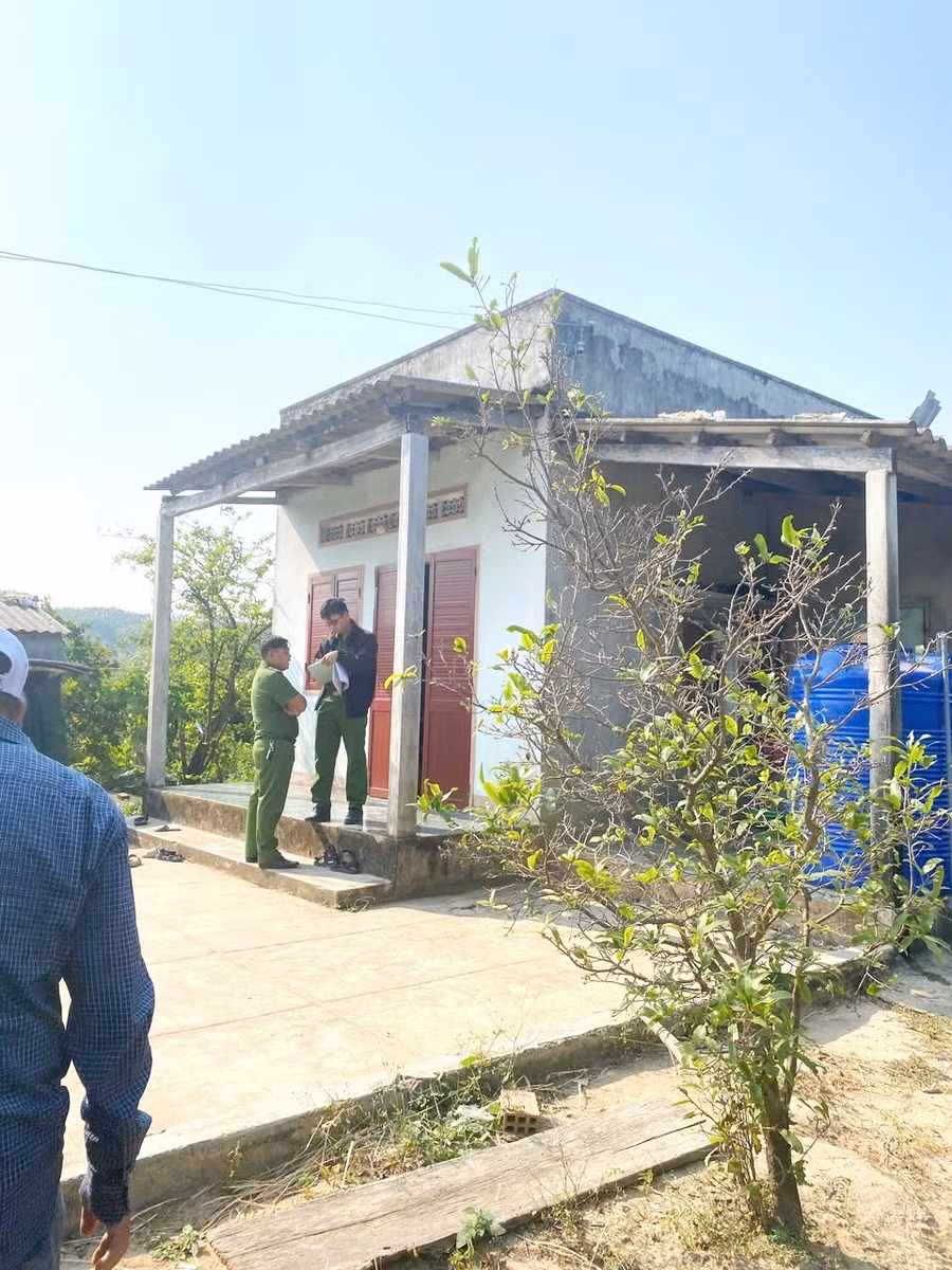 co-quan-cong-an-kiem-tra-hien-truong.jpg