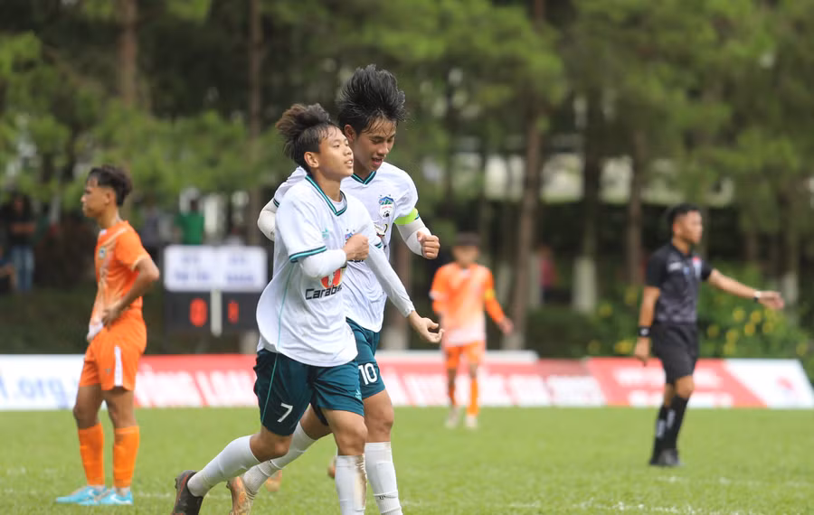 U15 HAGL đã có màn lội ngược dòng ngoạn mục. Ảnh: Văn Ngọc U15 HAGL đã có màn lội ngược dòng ngoạn mục. Ảnh: Văn Ngọc