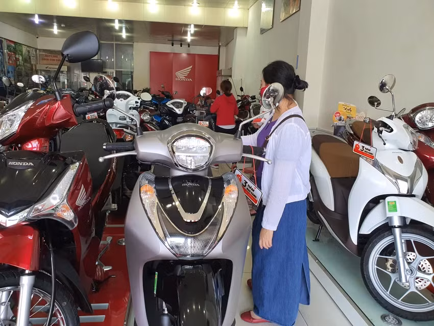 Xe máy vẫn là phương tiện chủ đạo tại Việt Nam