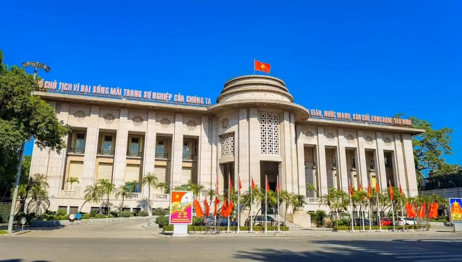 Cho thuê, mượn, mua bán tài khoản thanh toán có thể bị phạt đến 100 triệu đồng. Ảnh: Trụ sở NHNN Việt Nam