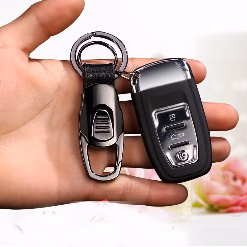 Không nên treo chung chìa khóa xe ô tô vào chùm chìa khóa khác ảnh 1