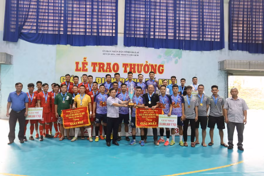 Cơ cấu giải thưởng cho các đội đạt thứ hạng cao lên đến hơn 30 triệu đồng. Ảnh: Văn Ngọc Cơ cấu giải thưởng cho các đội đạt thứ hạng cao lên đến hơn 30 triệu đồng. Ảnh: Văn Ngọc
