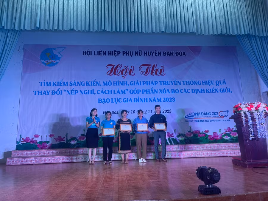 Bế mạc và trao giải Hội thi. Ảnh Thanh Nhật