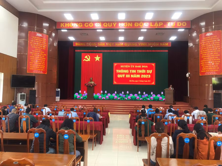 Quang cảnh hội nghị phổ biến thông tin thời sự quý III-2023 do Huyện ủy Đak Đoa tổ chức. Ảnh Thanh Nhật