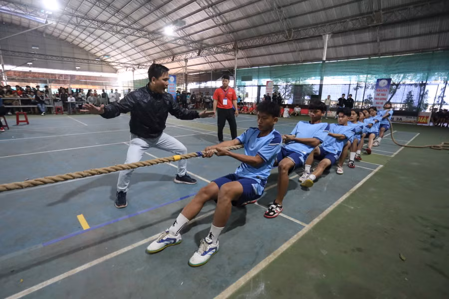 Môn Kéo co có số lượng VĐV tham gia đông đảo với 445 em học sinh. Ảnh: Văn Ngọc Môn Kéo co có số lượng VĐV tham gia đông đảo với 445 em học sinh. Ảnh: Văn Ngọc