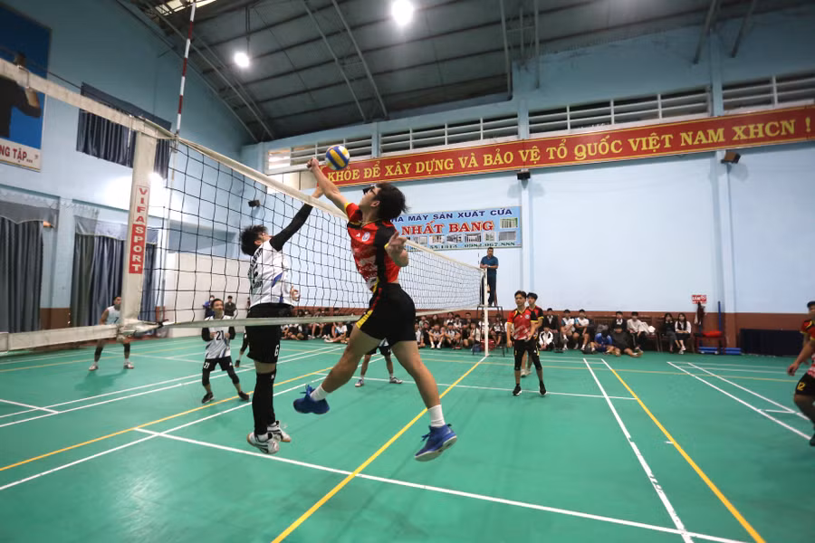 250 cầu thủ sẽ so tài ở giải đấu năm nay. Ảnh: Văn Ngọc 250 cầu thủ sẽ so tài ở giải đấu năm nay. Ảnh: Văn Ngọc
