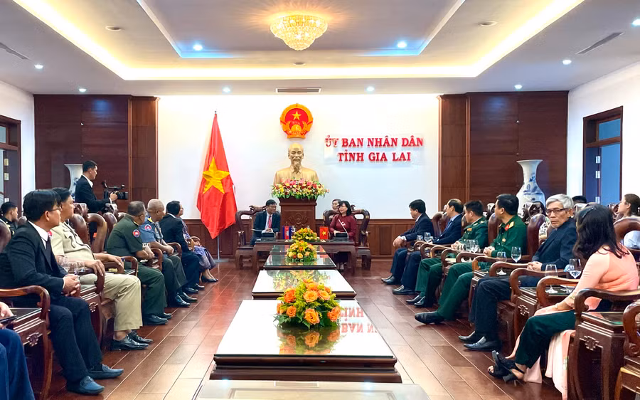 Quang cảnh buổi đón tiếp đoàn cán bộ tỉnh Stung Treng (Vương quốc Campuchia). Ảnh: Lam Nguyên