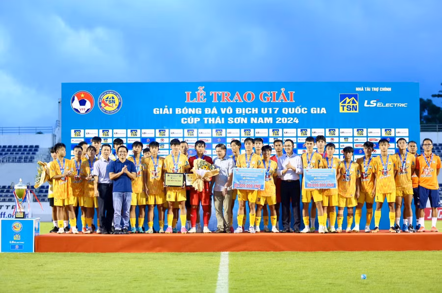U17 HAGL vừa giành ngôi Á quân ở vòng chung kết U17 Quốc gia 2024. Ảnh: Xuân Hiếu