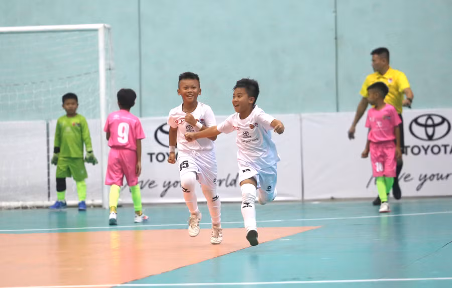 Các cầu thủ U9 Gia Lai ra quân với chiến thắng giòn giã. Ảnh: Văn Ngọc