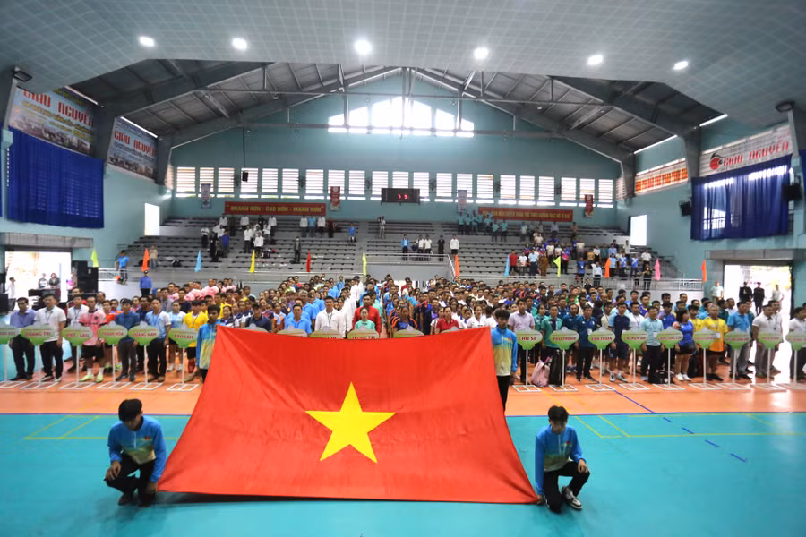Hội thao quy tụ gần 500 VĐV tranh tài. Ảnh: Văn Ngọc