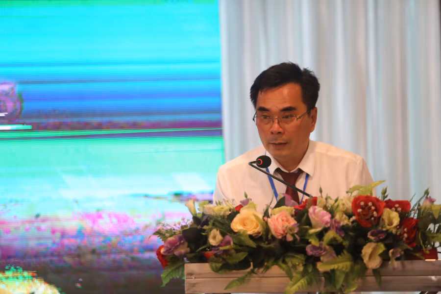 Phó Chủ tịch UBND TP. Pleiku Nguyễn Hữu Sung-Trưởng Ban tổ chức giải phát biểu công bố giải. Ảnh: Văn Ngọc