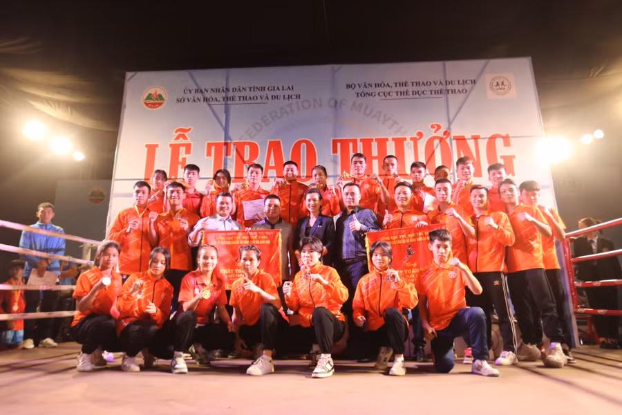 Đoàn Hà Nội 1 xuất sắc giành vị trí nhất toàn đoàn cả ở 2 lứa tuổi. Ảnh: Văn Ngọc Đoàn Hà Nội 1 xuất sắc giành vị trí nhất toàn đoàn cả ở 2 lứa tuổi. Ảnh: Văn Ngọc