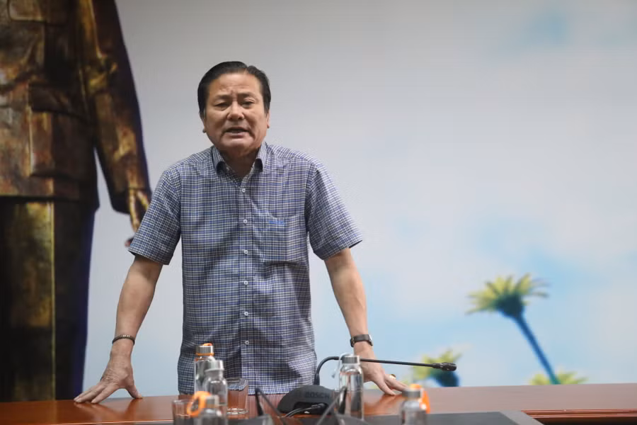 Giám đốc Sở Văn hóa-Thể thao và Du lịch Trần Ngọc Nhung giao nhiệm vụ cho các cá nhân được bổ nhiệm. Ảnh: Văn Ngọc