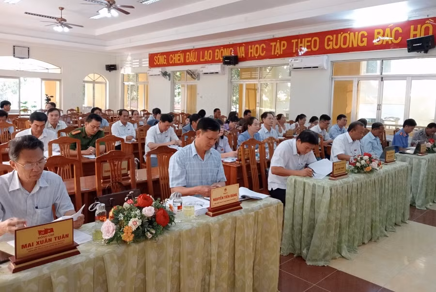Quang cảnh kỳ họp. Ảnh: Nguyễn Chi