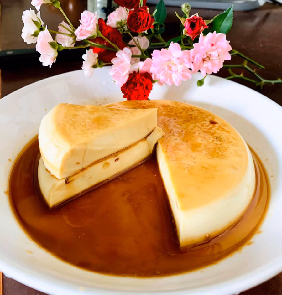 Món bánh flan mềm mịn được làm từ sữa, trứng được đánh giá là 1 trong 100 món tráng miệng ngon nhất Châu Á. Ảnh: Phương Vi Món bánh flan mềm mịn được làm từ sữa, trứng được đánh giá là 1 trong 100 món tráng miệng ngon nhất Châu Á. Ảnh: Phương Vi