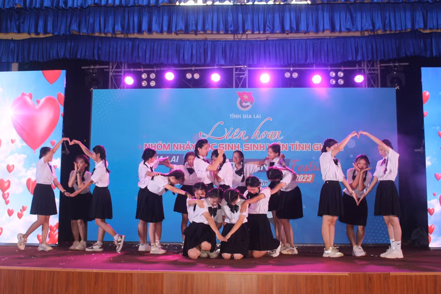 Liên hoan tạo cơ hội để các học sinh thể hiện năng khiếu và đam mê âm nhạc. Ảnh: Minh Nhật