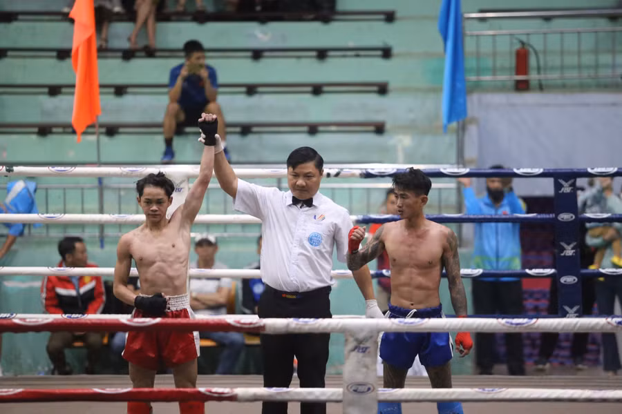 Võ sĩ trẻ Gia Lai (bìa trái) sẽ có cơ hội quý báu ở giải đấu năm nay. Ảnh: Văn Ngọc