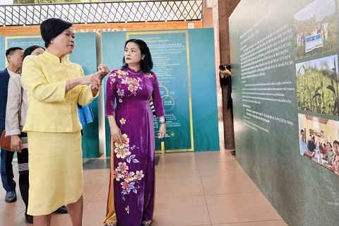 Phòng trưng bày “Triết lý kinh tế vừa đủ” của cố Quốc vương Thái Lan tại Trường Đại học Khoa học Xã hội và Nhân văn TP. Hồ Chí Minh (cơ sở Thủ Đức). Ảnh Internet Phòng trưng bày “Triết lý kinh tế vừa đủ” của cố Quốc vương Thái Lan tại Trường Đại học Khoa học Xã hội và Nhân văn TP. Hồ Chí Minh (cơ sở Thủ Đức). Ảnh Internet