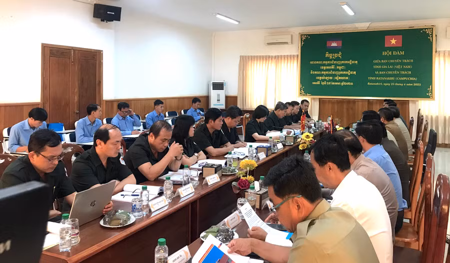 Quang cảnh buổi hội đàm. Ảnh: Đoàn Bình