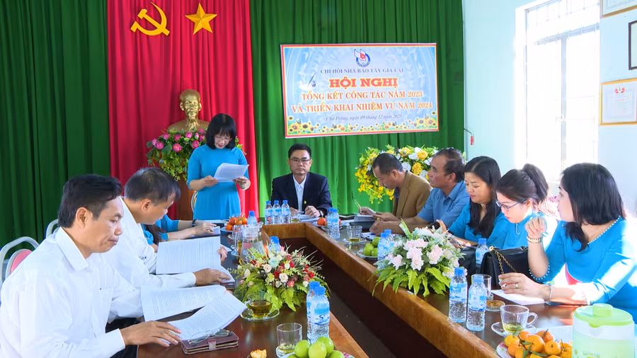 Quang cảnh hội nghị. Ảnh: Rơ Lan Viện