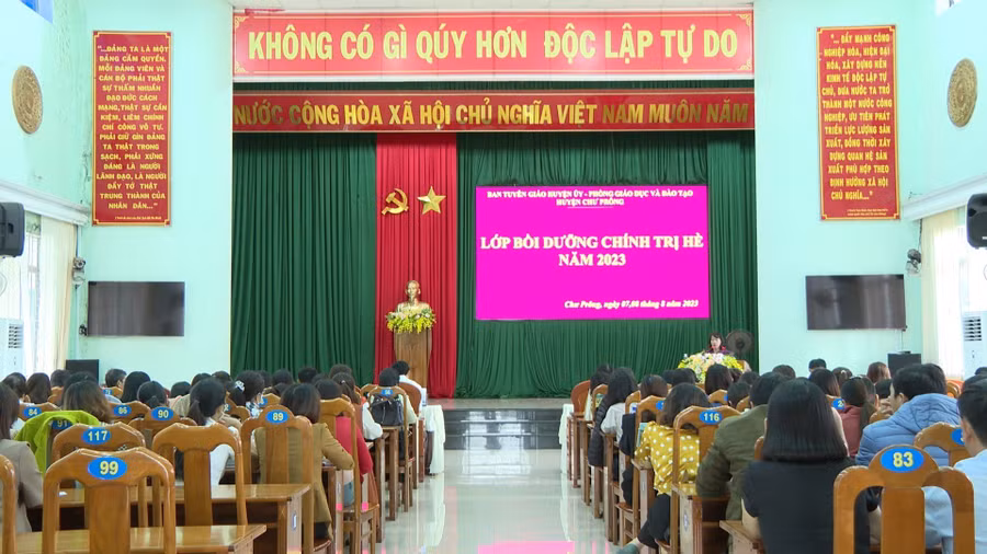 Quang cảnh lớp bồi dưỡng. Ảnh: Khánh Linh